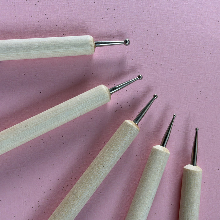 Prägewerkzeuge mit Holzgriff und Kugelspitzen